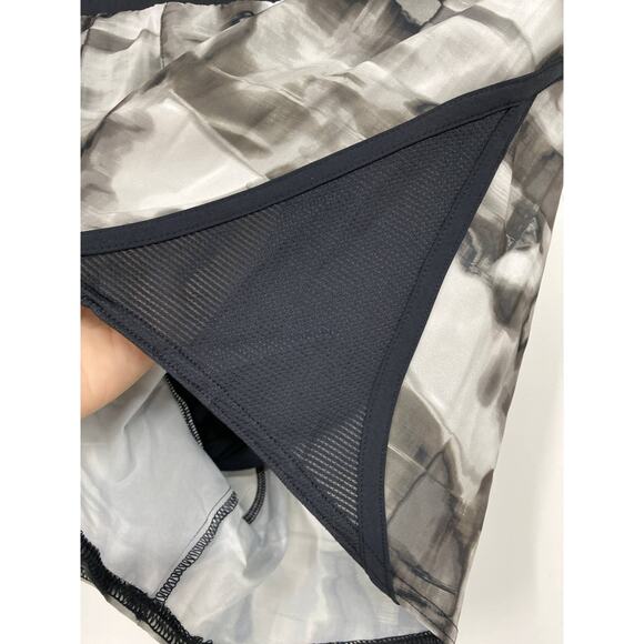 Under Armour Womens Gray Black Athletic Swishy Running Shorts NEW Large - Picture 6 of 9